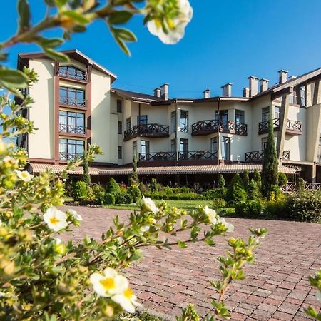 Optima Collection Park Hotel Ivano-Frankivsk Exterior foto