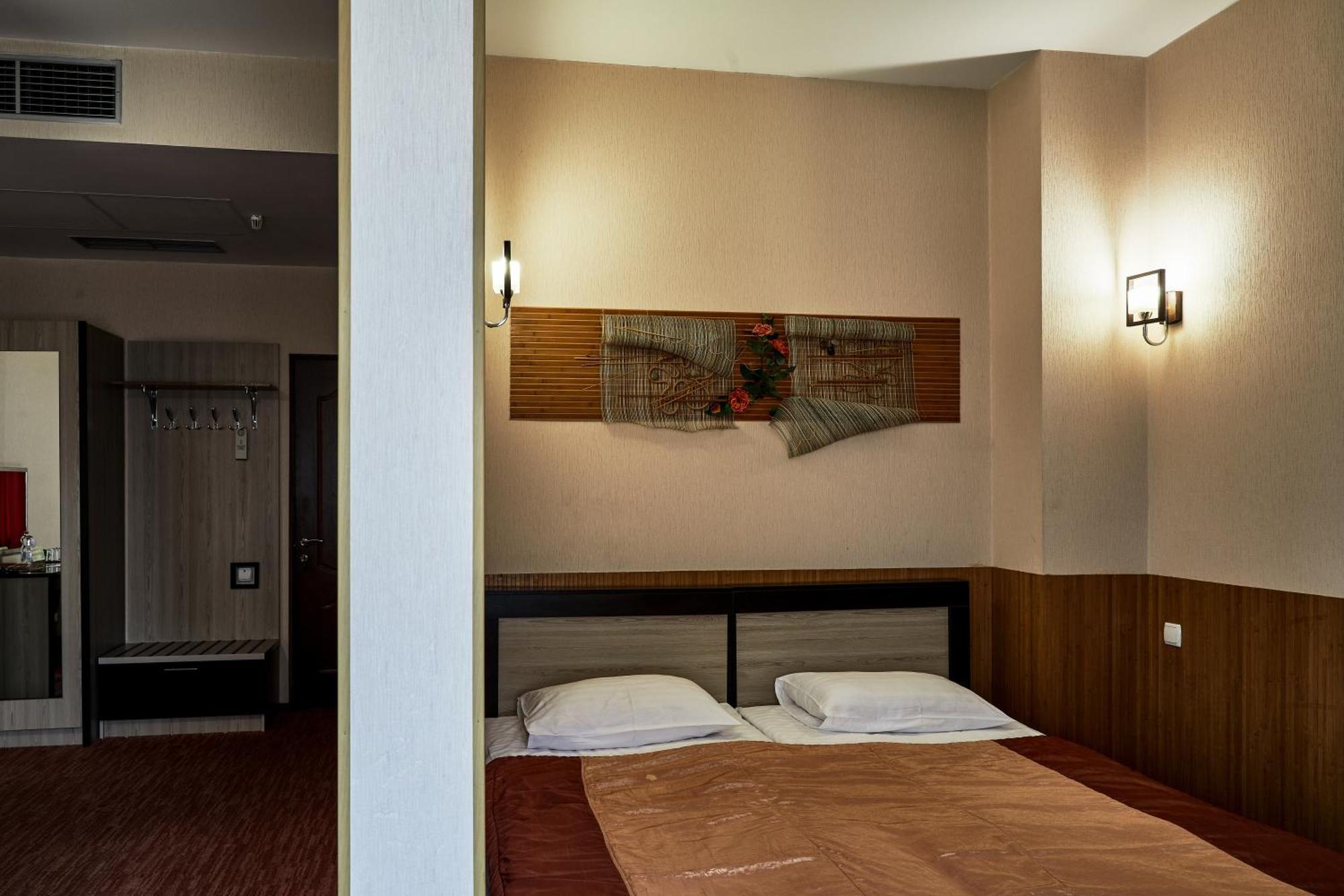 Optima Collection Park Hotel Ivano-Frankivsk Habitación foto