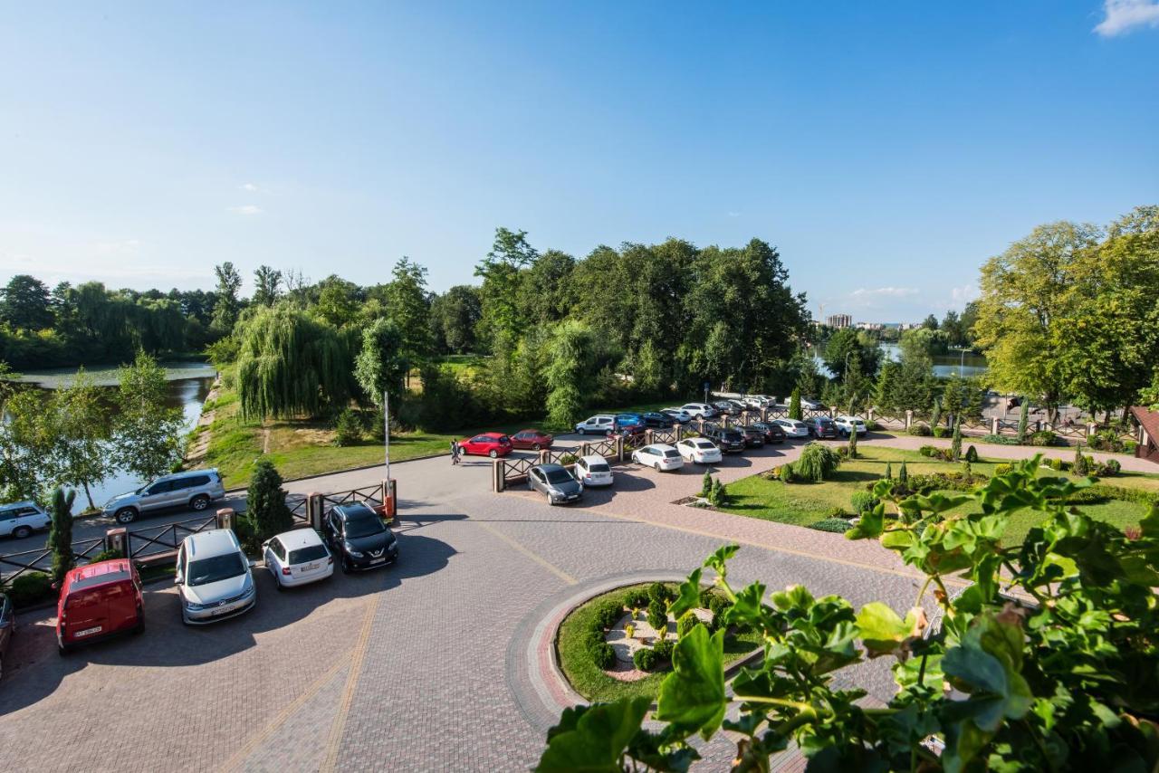 Optima Collection Park Hotel Ivano-Frankivsk Exterior foto